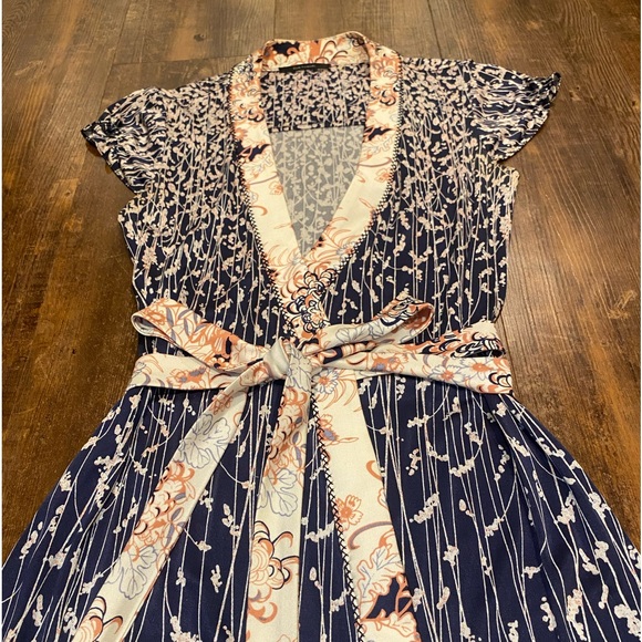 Elie Tahari Silk Wrap Dress - xs - Picture 2 of 3